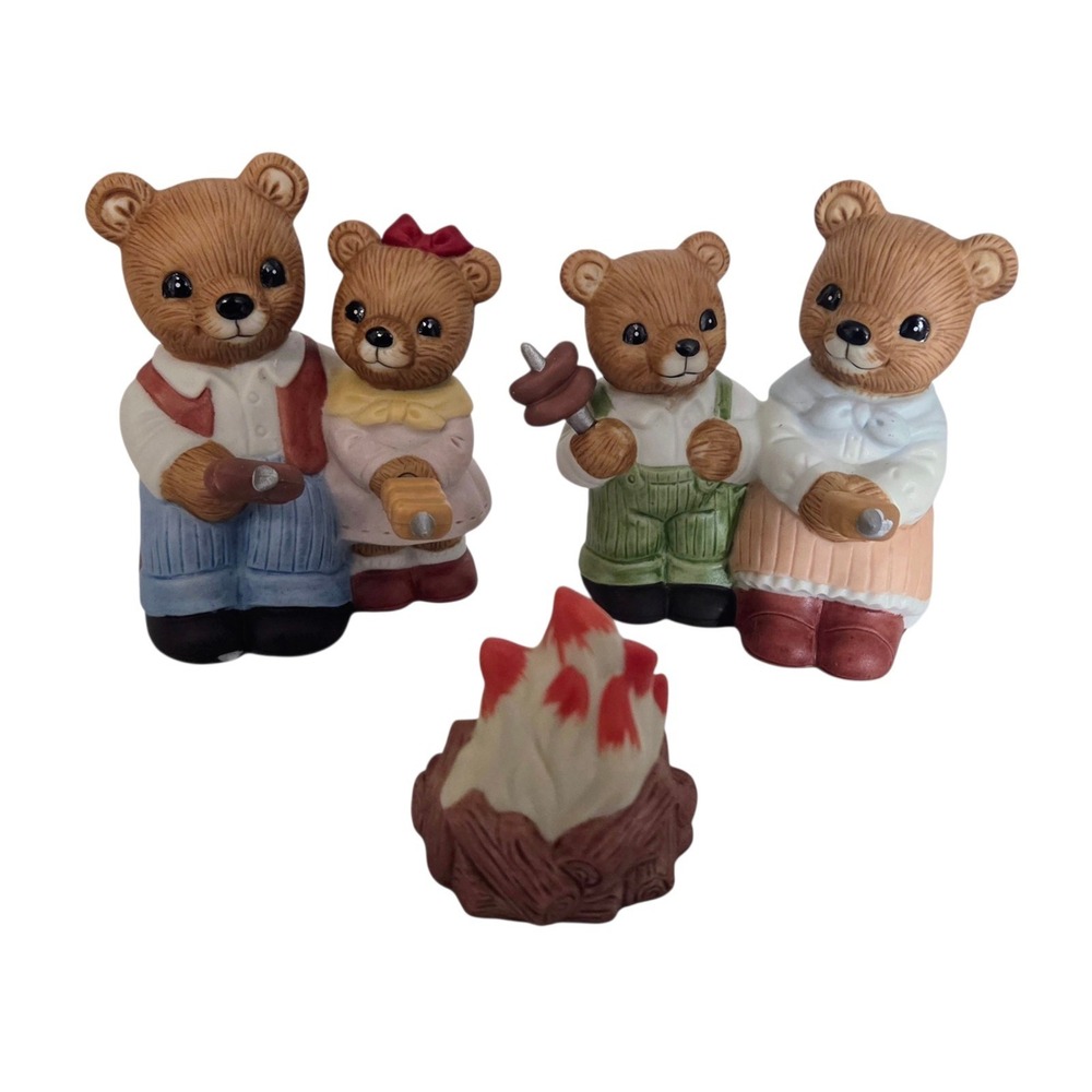 Vintage Homco Campfire Bears Family Fire Mom Dad Daughter Son Roasting Hotdogs
